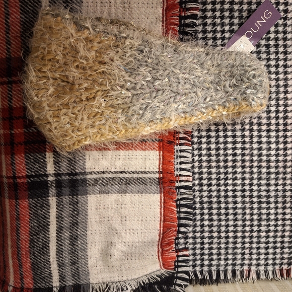 Cream Knit Winter Headband by David&Young - One Size - Picture 3 of 4